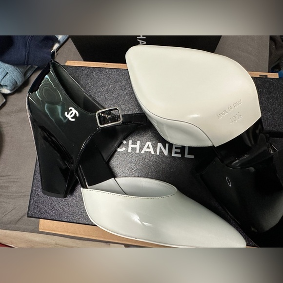 CHANEL CC D’Orsay Pumps 20C - Picture 5 of 6
